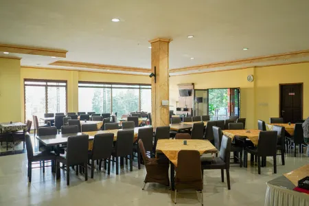 Bayak Hotel & Resort Отели рядом с достопримечательностью «Camping ground citamiang»