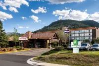 Holiday Inn Estes Park Hotels near Riverwalk in Downtown Estes Park