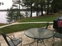 Luxury Waterfront Lake Minocqua 2 Story Rustic Townhome 3bd garage Hotels in Minocqua