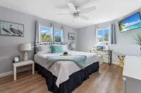 Majestic Sunsets on the Beach just 50 steps away + 2 King beds