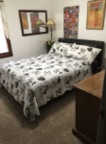 2 Bedroom, 1 Bath Apartment . Walk to Mayo, Trails, Parks, Shopping, Restaurants