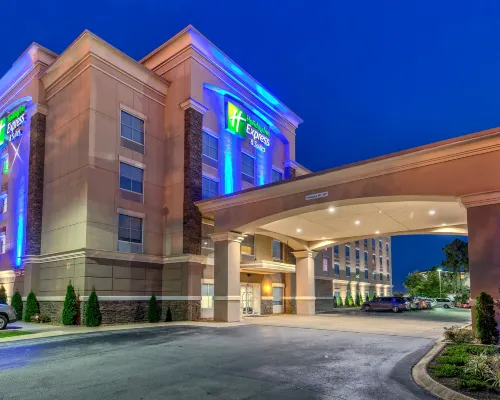 Holiday Inn Express & Suites COOKEVILLE by IHG Hotels in Putnam County