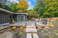 Spacious Retreat with Pool, Perfect for Large Groups, Sleeps 16+ Close to Purdue
