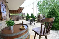Petrino Lodge Hotels in Zarouchla