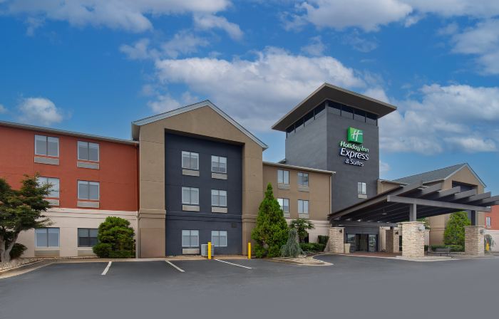 Holiday Inn Express & Suites LOCUST GROVE by IHG