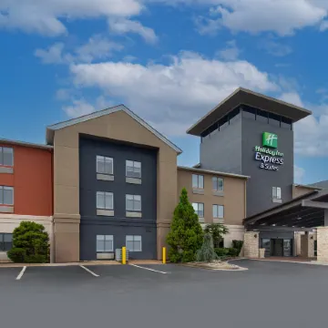 Holiday Inn Express & Suites LOCUST GROVE by IHG
