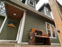 Mt Rainier One Bedroom + Loft Cabin with Hot Tub 애쉬포드 호텔