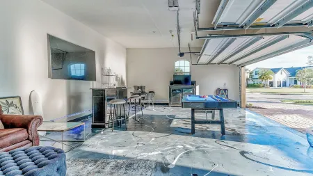 LARGE Spacious home, OutdoorKitchen, Pooltable, Sportsbar, Golfcart, Dogpark Отели рядом с достопримечательностью «World Golf Village»