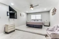 Reston NEW Bright, Airy Home w/ In Ground Pool & Grill - Pool