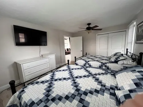 3 Bedroom Home - Lake Views on 3 Sides