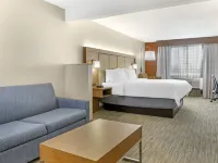 Holiday Inn Express & Suites LOUISVILLE SOUTH-HILLVIEW by IHG Hotels in Hillview
