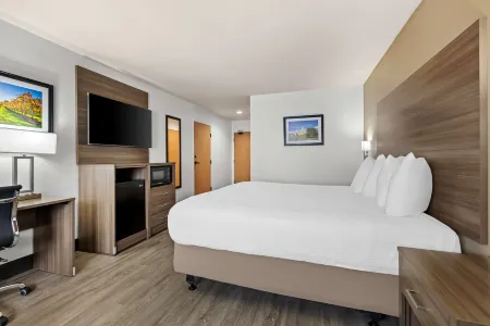 Best Western Plus Caldwell Inn  Suites Отели рядом с достопримечательностью «Парк Ротари Понд»