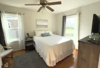 Cozy Family Cottage 2 Bed, 1 Bath Near Lake Michigan Fun and Wine Country - 4つ星
