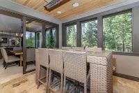 Group friendly, mt-view home with firepit, bunk house and screened-in dining