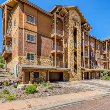 Spacious Condo with a Beautiful View and Lots to do in Brian Head UT. BL-25016