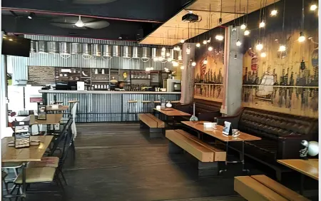 City Edge Guest House Отели в г. Cicalengka