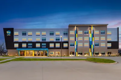 Tru by Hilton Oshkosh Hôtels à : 
