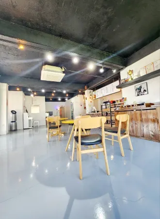 Chuncheon Dog pension Walk the Flower Path