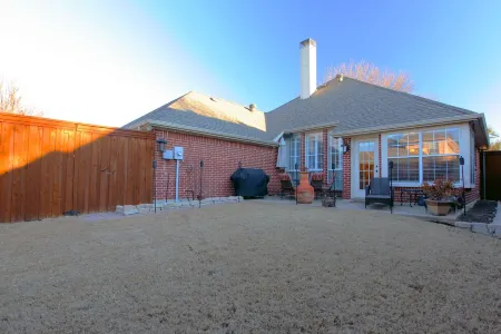 West Plano – Peaceful, Private, Near at&T Stadium Отели рядом с достопримечательностью «TUMI Store - Legacy West»