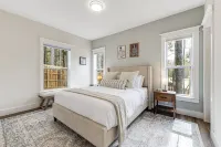 Stylish & Modern Home 15 mins to DT AVL-Games, Grill, 2 Porches, Stocked Kitchen