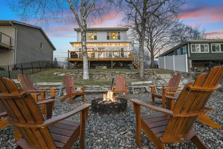 Lux Designer Lakefront Home with Views, Firepit, Dock, Kayaks, and up to 2 Dogs