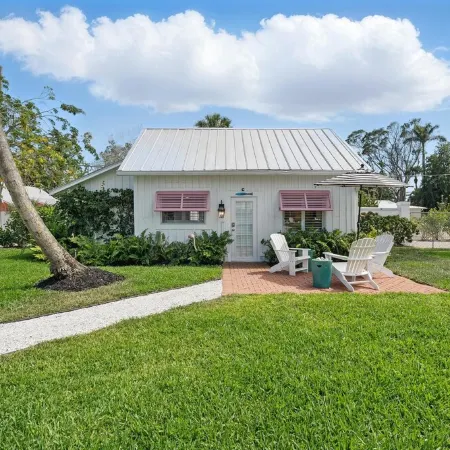 The Historic Coquina Cottages C is 2 Blocks to the Beach, 5th Avenue and 3rd St.