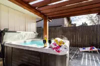 Spacious 4Br Retreat w/ Hot Tub, Outdoor Games & EV Charger – 10 Min Walla Walla