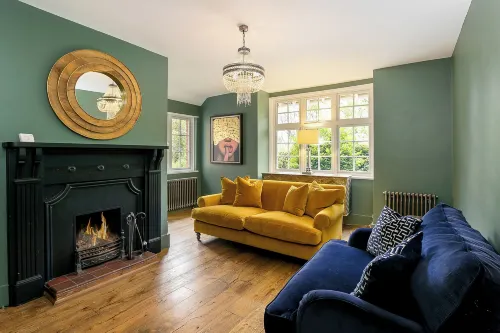 Lodge Farm - Stunning 3 BD with Garden - Bungalows