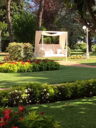 Europa Terme Boutique Hotel Отели рядом с достопримечательностью «Cristoforo Colombo»