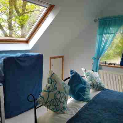 Meadow Oak Rooms
