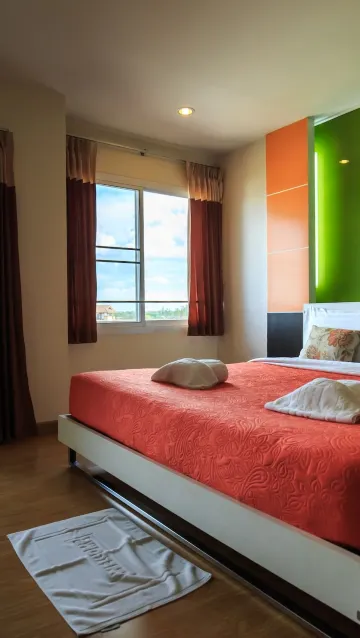 ห้องดีลักซ์ เตียงใหญ่ 1 เตียง