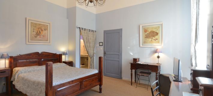 Clos St Pierre de Fraisse Hotels in Avignon