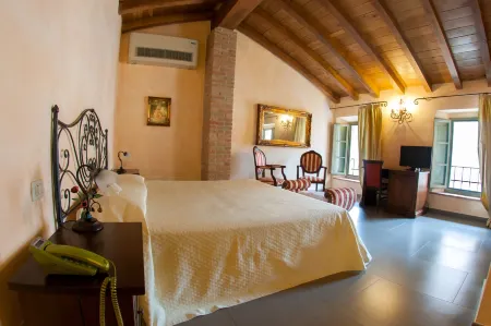 拉塔沃拉羅東達酒店