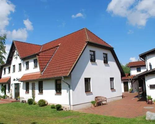 Landhaus Mit Schwimmbad in Dargun Hotels in Dargun