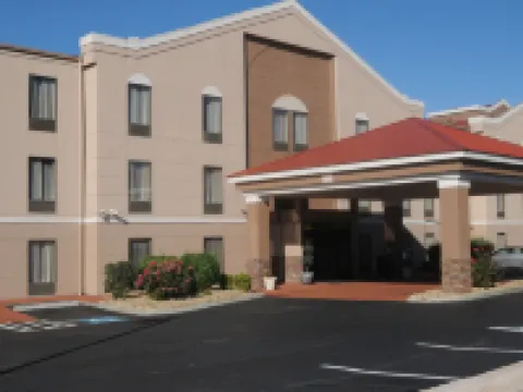 Quality Suites Hotels in Hamblen County
