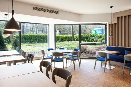 Holiday Inn Express Neunkirchen Отели в г. Бексбах