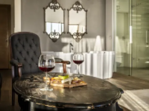 Ansen Hotel and Suites