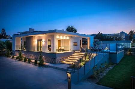 Villa Amo with Private Pool Отели рядом с достопримечательностью «Senses Club»