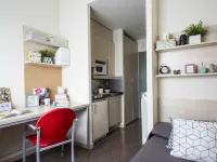 Residencia Universitaria Resa Los Abedules Hotels near UPNA