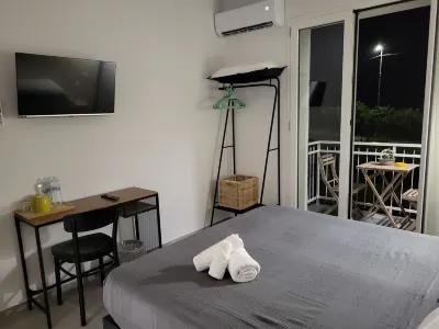 皮蘭德羅村莊屋 Camping la Pineta Village附近的飯店