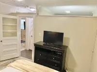 The Cottage on Colonial