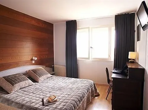 Hotel la Longue Vue Hotels in Louerre