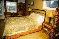 Sylvan Inn Bed & Breakfast Hotels in Glen Arbor