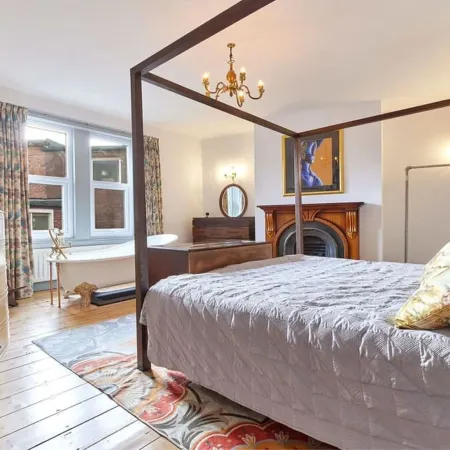 Host & Stay - Peacock House
