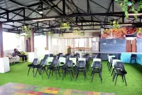 Hotel Vatika Palace Hotels in Itarsi