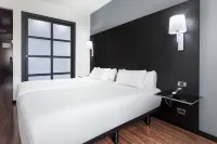 B&B HOTEL Madrid Getafe - Bathtub