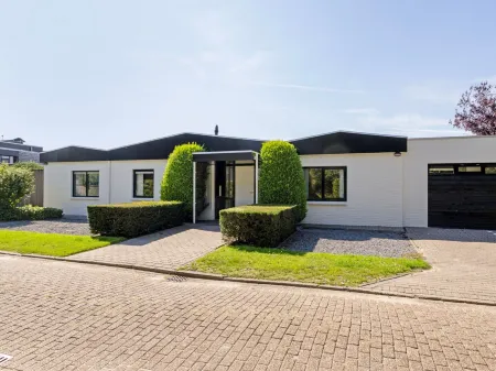 Lakeside Stay in Kamperland Отели в г. Kamperland