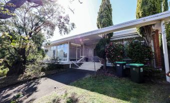 StayAU Spacious 6BR McKinnon Pool Home