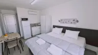 100 AN - Napa Living 37