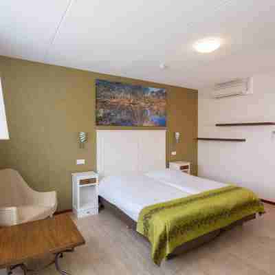 Hotel Room Rooms